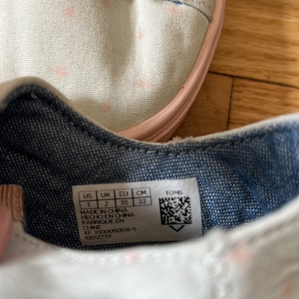 Disney TOMS Princess Aurora Sleeping Beauty Girls Size 3 Sneakers - Picture 8 of 11